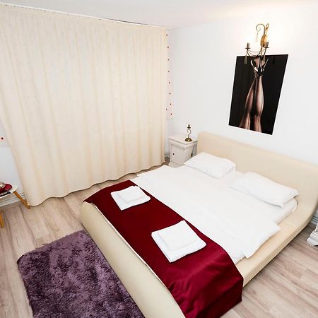 Apartament Maria Galaţi エクステリア 写真