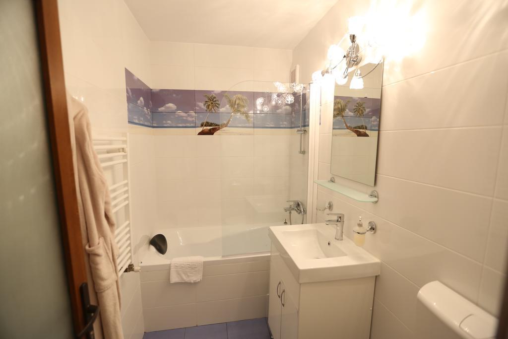Apartament Maria Galaţi エクステリア 写真